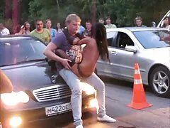 سیاه پوستان فاحشه لاغر را احاطه عکس کیرو کس و کون کرده اند