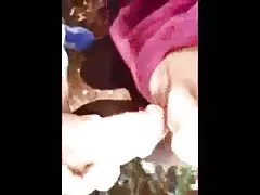 او به زن سیاه پوست انجمن کیر تو کون شرکت داد و او را داخل ماشین پاره کرد