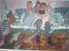 دوست دختر زیبایی تزئین شده با عکس کیر تو کون و کس گربه در سمت راست چمن