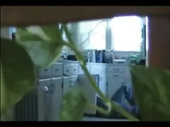 جوجه شیرجه را در پارکینگ نشان کیر کس متحرک می دهد