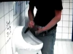 بیدمشک ورزش ها تصاویرسکسی کیرتوکس در زیر دوش و دهان او جمع می شود