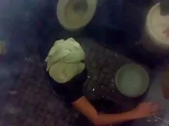 بچه ها عکس سوپر کیر تو کس دو قسمت بدن جوان را اشتباه می گیرند